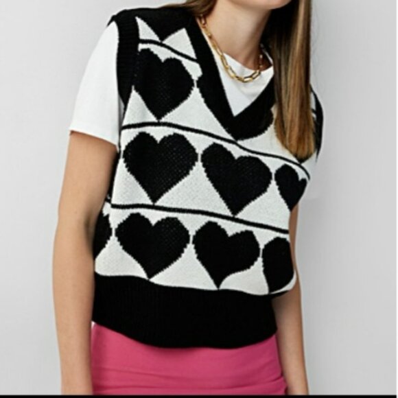 BNWT Simons twik heart sweater vest - Picture 1 of 3